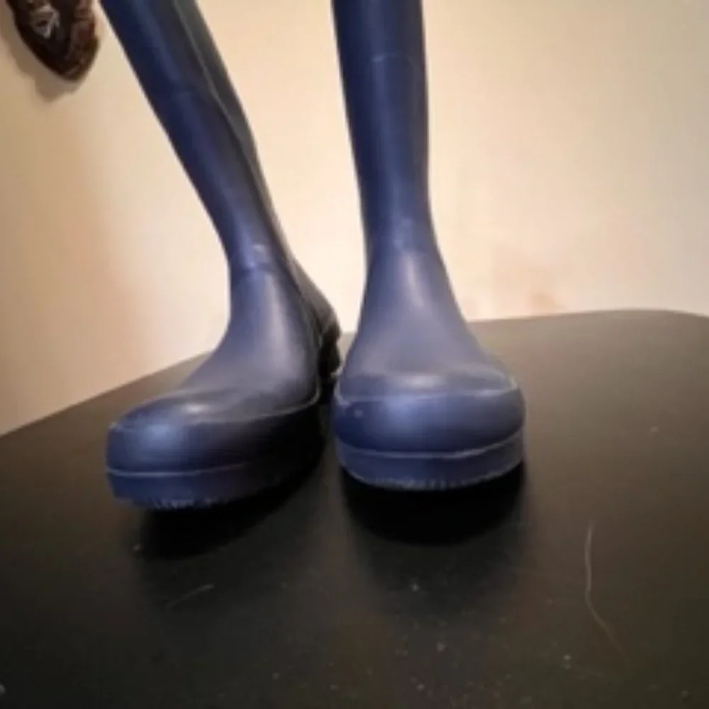 Hunter size 6 blue tall rain boots